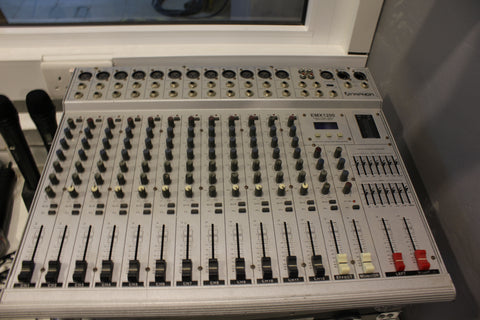 NAPHON 12 CHANNEL POWERED MIXER WITH FX EMX 1200 (used)